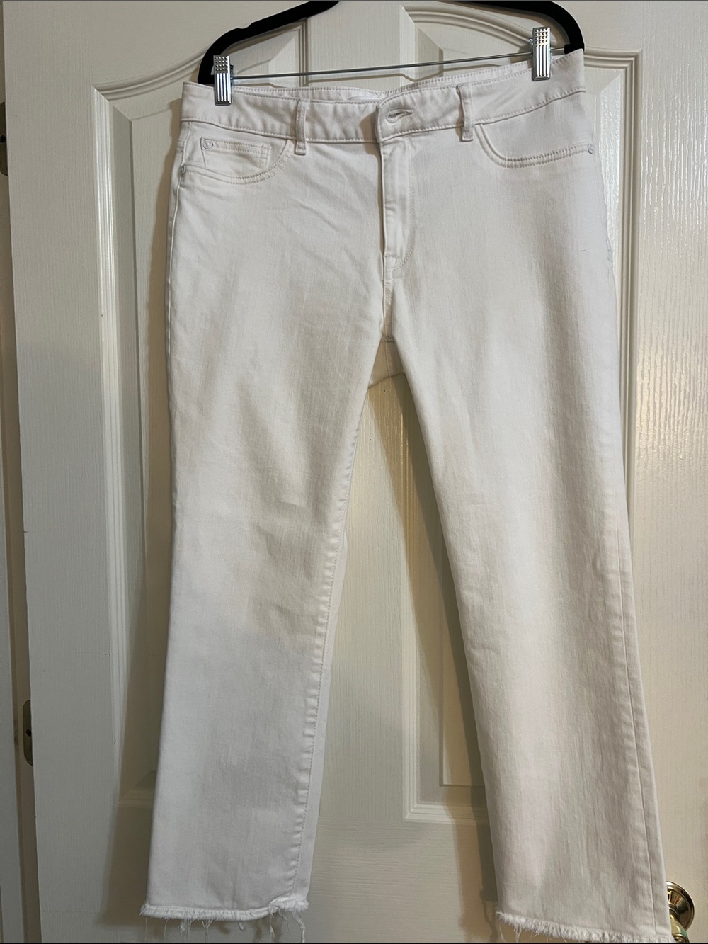 DL1961 White Women's Straight-Leg Jeans with Frayed Hem